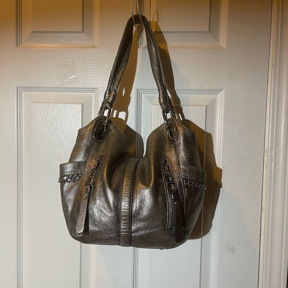 B. Makowsky Metallic Silver medium shoulder bag with silver tone chain accents - Picture 1 of 14